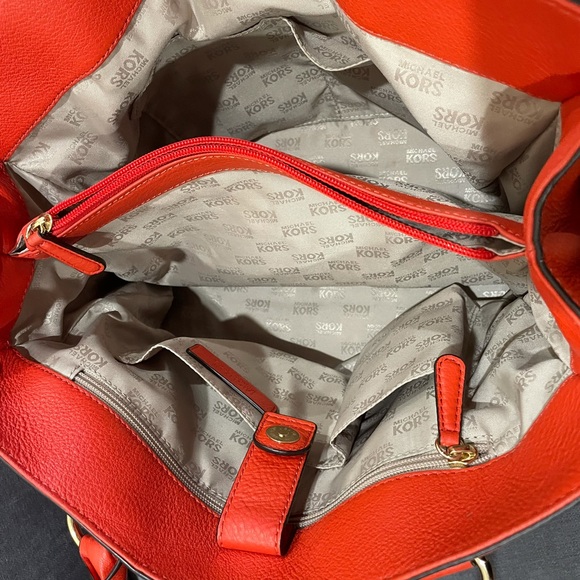 MICHAEL KORS
Hamilton East West Large Tote Red - Picture 3 of 9